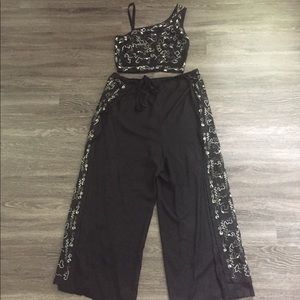 NWT L.S.I Black Halter Top + Flowing Pants, Size S